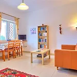 Zwei Schoene Doppelhaushaelften Im Ferienhaus Nora, \